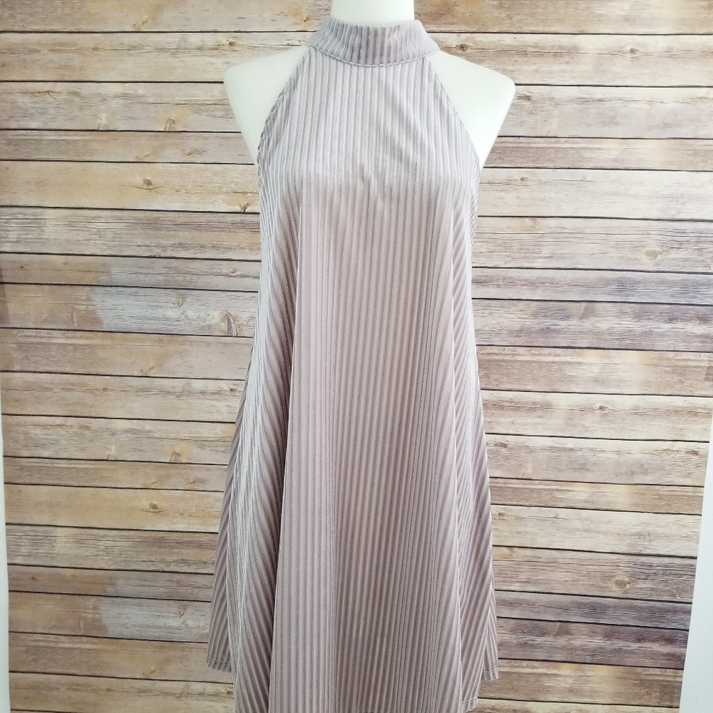 Tobi Pink Ribbed Light Pink Velvet Halter Dress